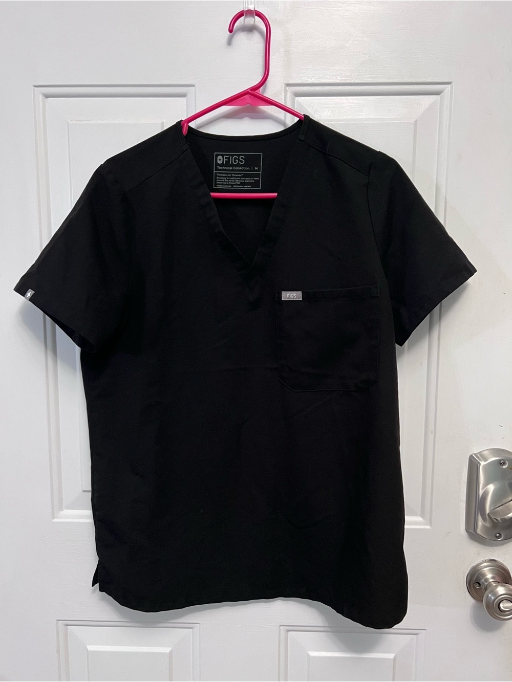 FIGS Technical Collection Scrub Top Black Women’s M V-Neck One Pocket FW1000